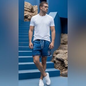 EUC Original Fables Men’s SZ XL blue denim embroidered logo short/waist 42”-44”